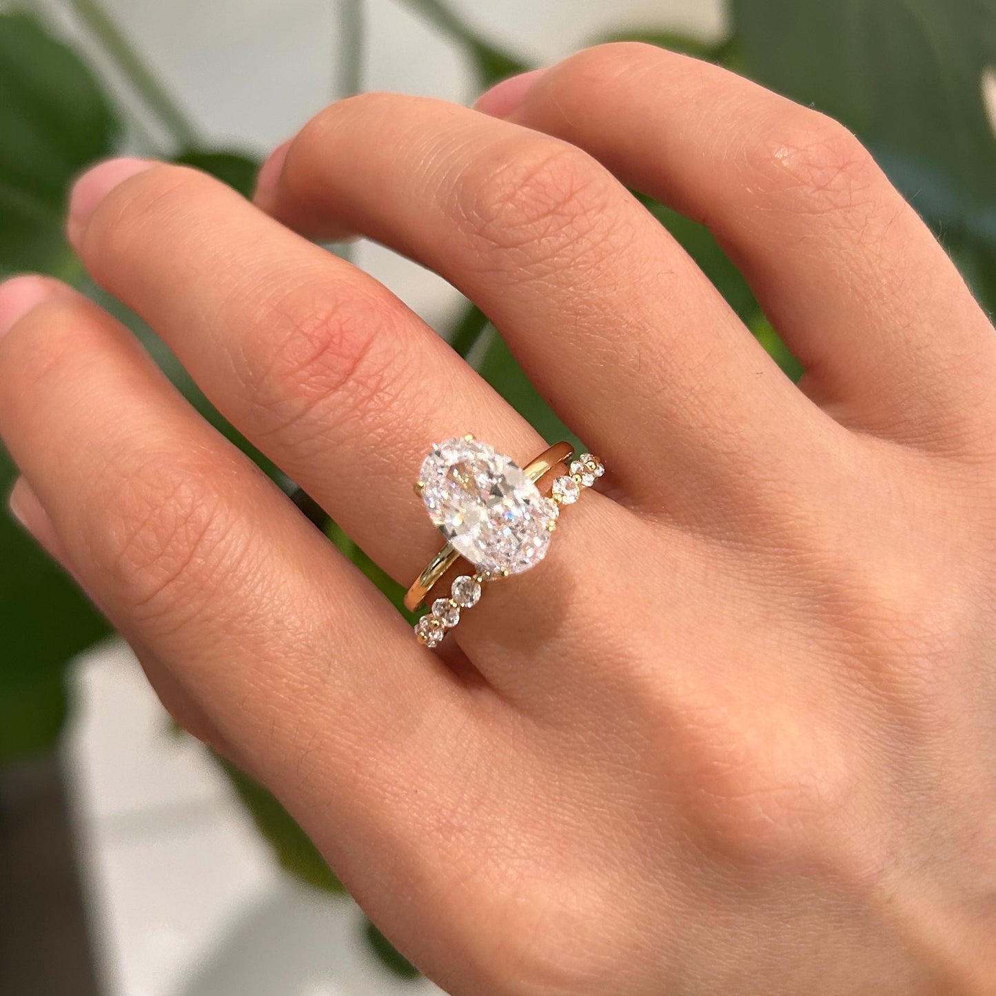 LumiVow™ - Oval Halo Ring Set