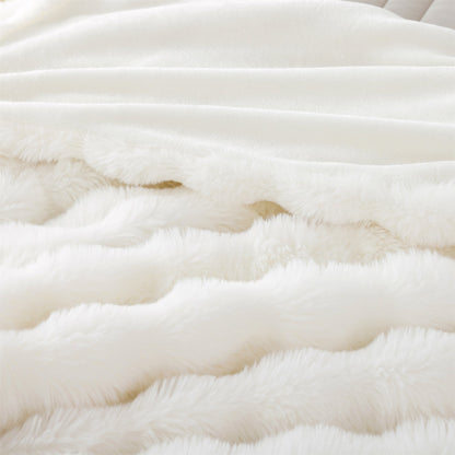 CloudLuxe™ - Plush Throw Blanket
