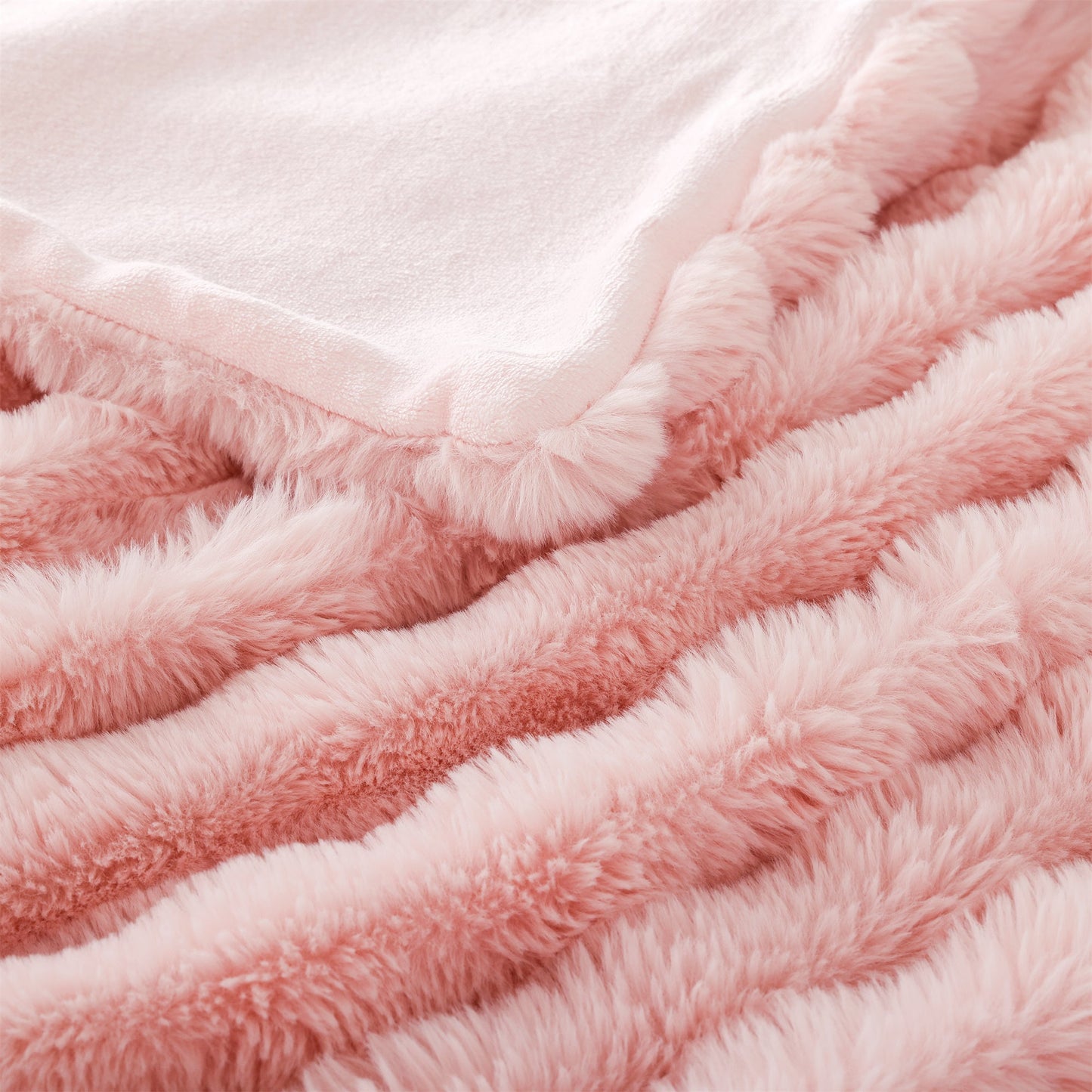 CloudLuxe™ - Plush Throw Blanket