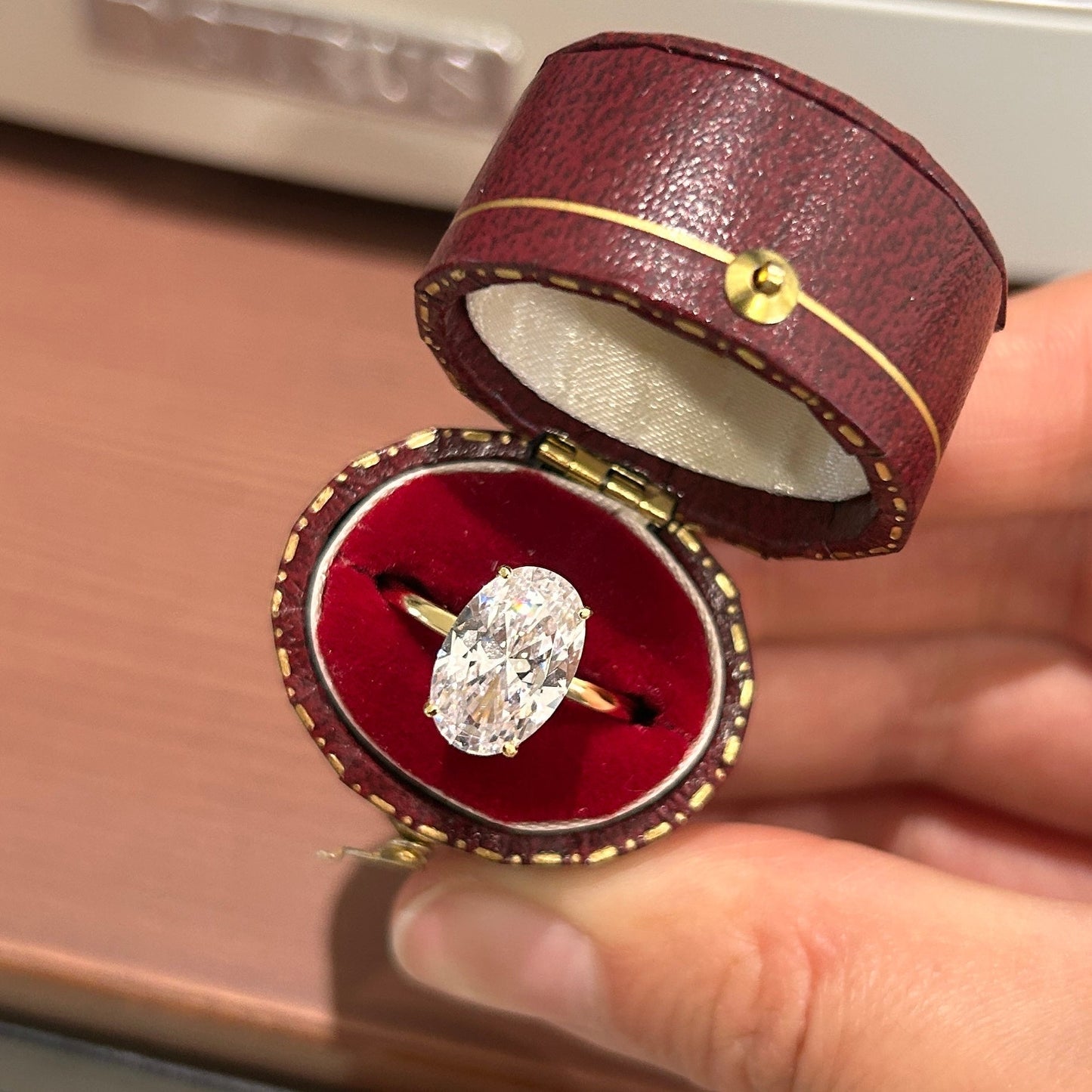 LumiVow™ - Oval Halo Ring Set